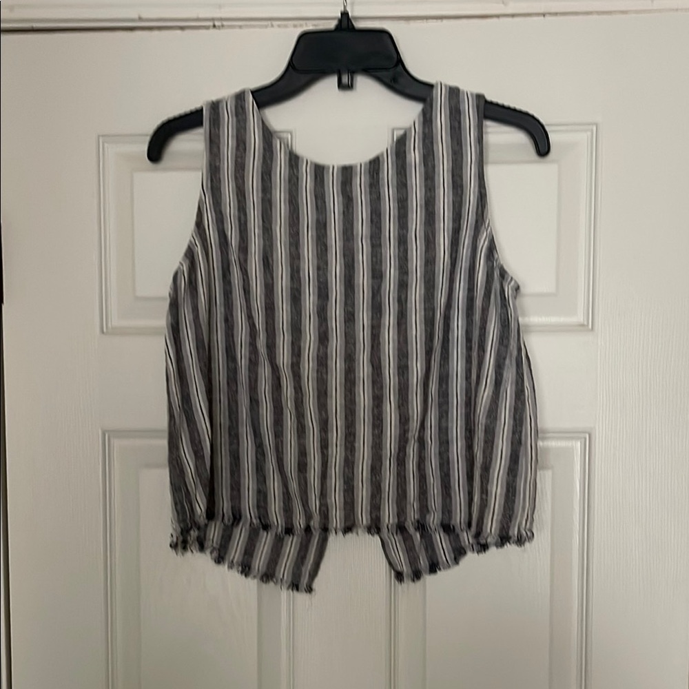 DREW Gray and White Boxy Sleeveless Tank Top - size M